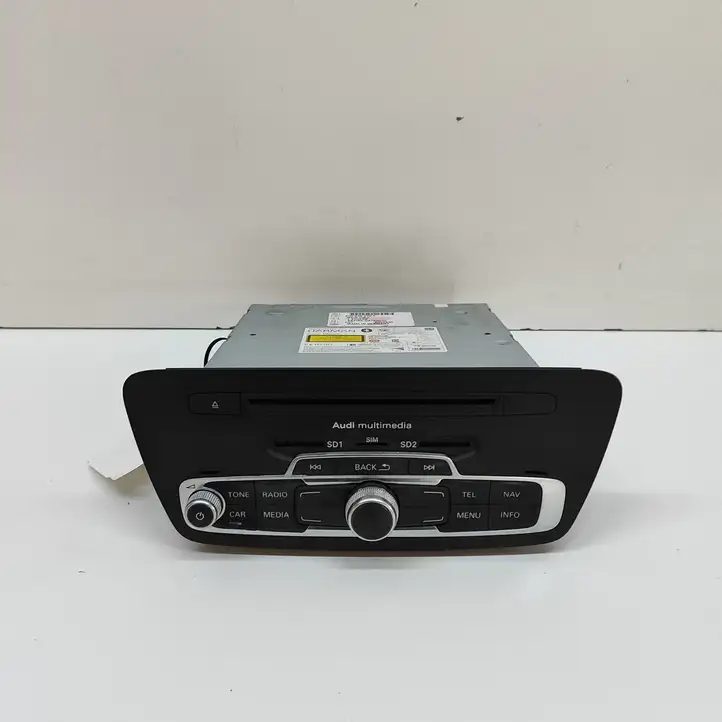 Audi Q3 8U (2011 - 2014) 8U0035670C Магнитола / мультимедийная система — фото 1