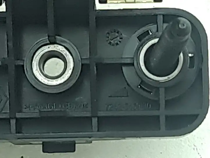 Renault Captur II 7242646930 Реле защиты аккумулятора — фото 6