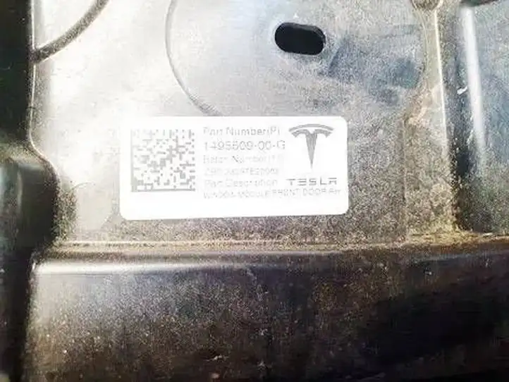 Tesla Model Y (2019 - 2024) 149550900g Стеклоподъемник передней двери (комплект) — фото 2