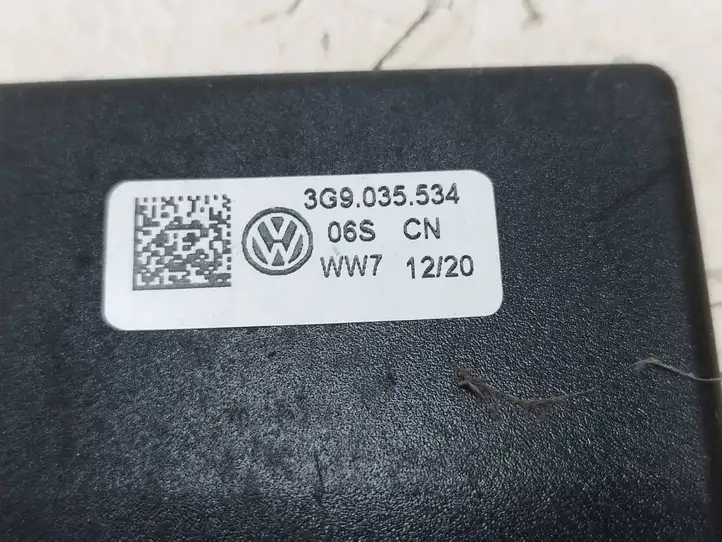 Volkswagen ID.3 (2019 - ) 3G9035534 Усилитель антенны — фото 3