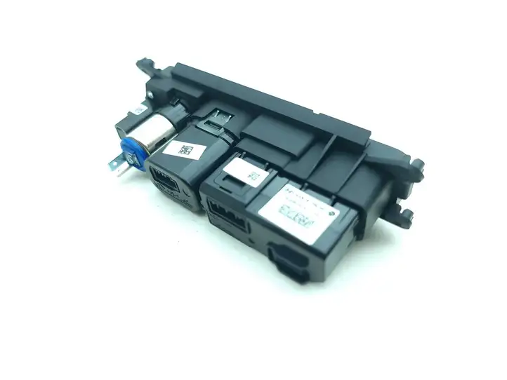 Hyundai Kona II 961A0BE100 USB разъем — фото 3