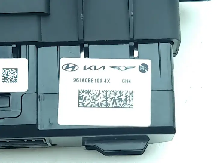 Hyundai Kona II 961A0BE100 USB разъем — фото 6