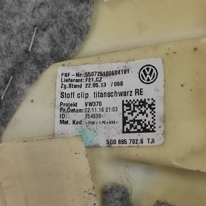 Volkswagen Golf VII (2013 - 2019) 5G0885702S Прочие детали салона — фото 6