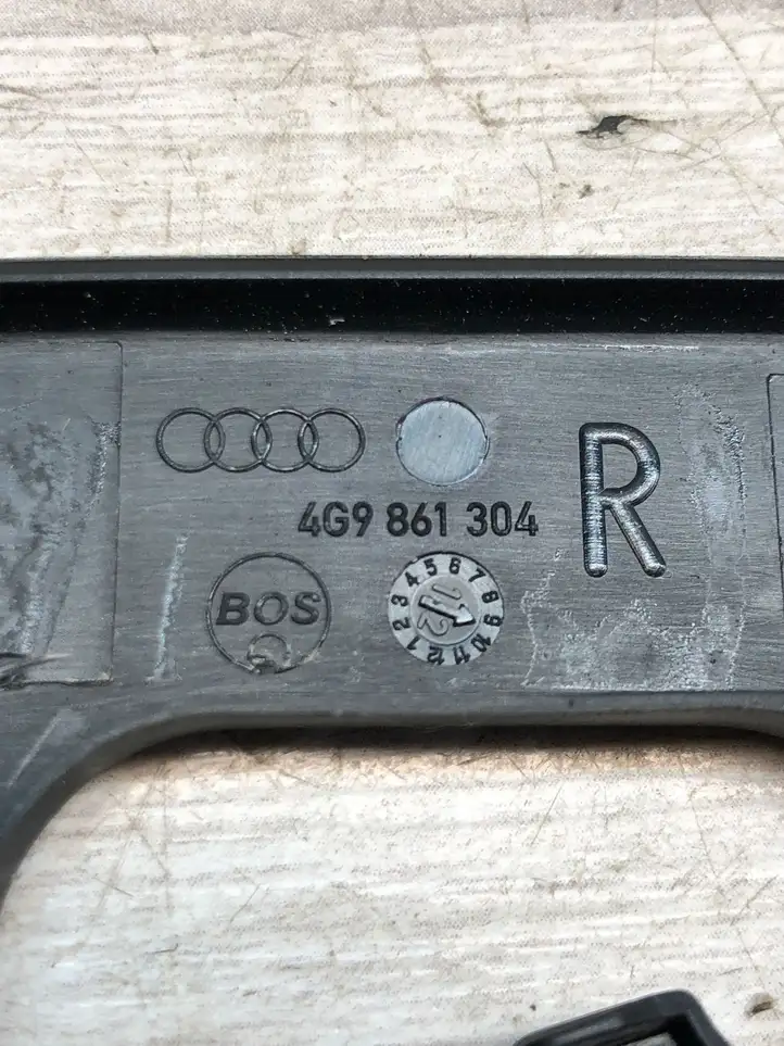 Audi A6 C7 (2011 - 2014) 4G9861304 Держатель крепления сетки (в потолке) — фото 3