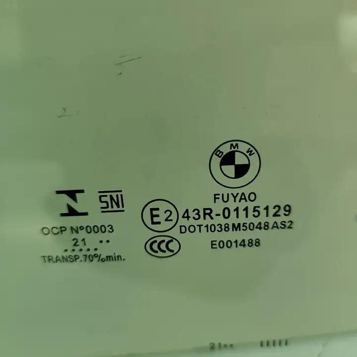 BMW X5 G05 (2018 - ) 7430937 Стекло передней двери — фото 3