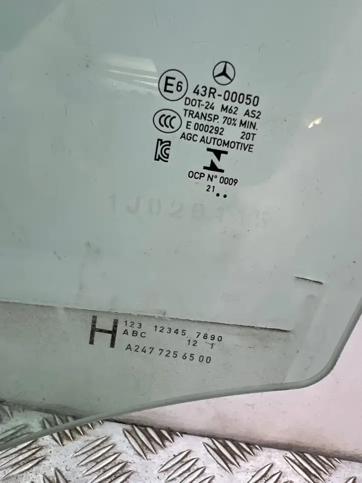 Mercedes-Benz EQA A2477256500 Стекло передней двери — фото 7
