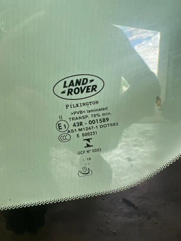 Land Rover Range Rover Velar (2017 - ) CPLA17D547AN Переднее стекло — фото 3