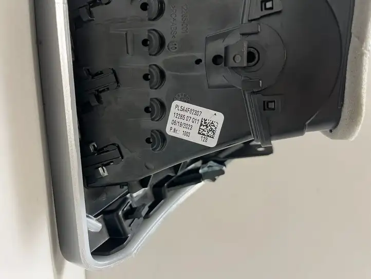 BMW X5 G05 (2018 - ) 9634828 Воздушная решетка панели — фото 6