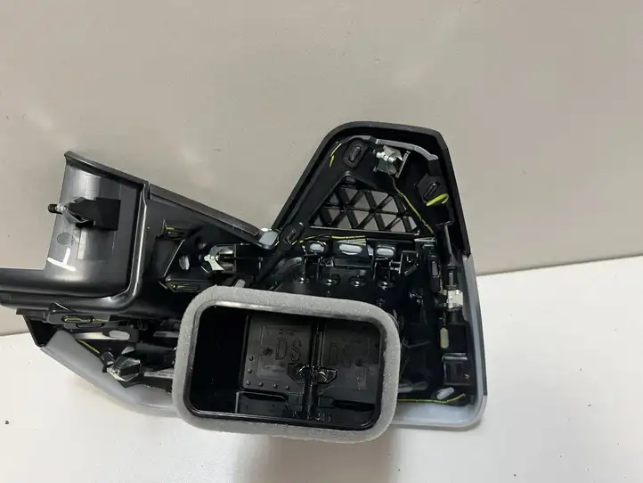 BMW X6 G06 (2019 - ) 5A01333 Воздушная решетка панели — фото 2