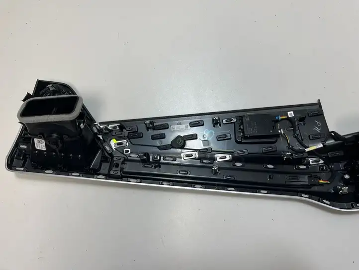 BMW X6 G06 (2019 - ) 5A01333 Воздушная решетка панели — фото 10