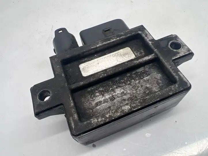 Mercedes-Benz C W204 (2007 - 2014) A6461532579 Реле накала свечей — фото 3