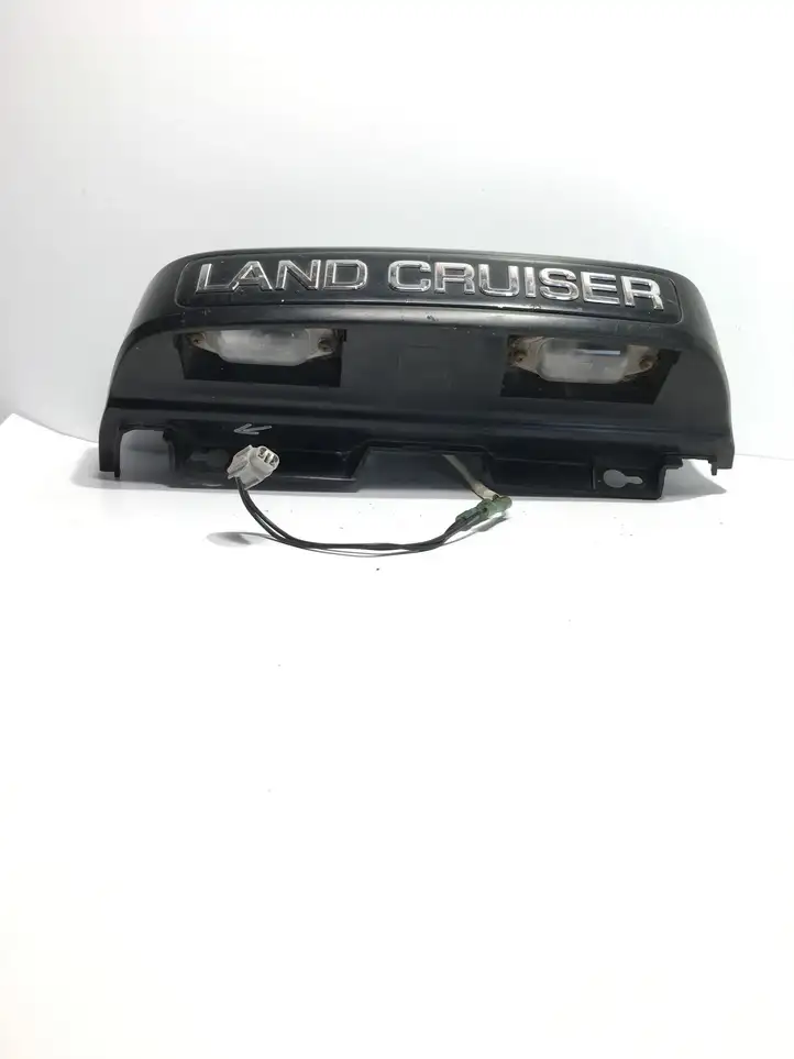 Toyota Land Cruiser (J120) (2002 - 2009) 8169660011 Центральный задний фонарь (бленда) — фото 3