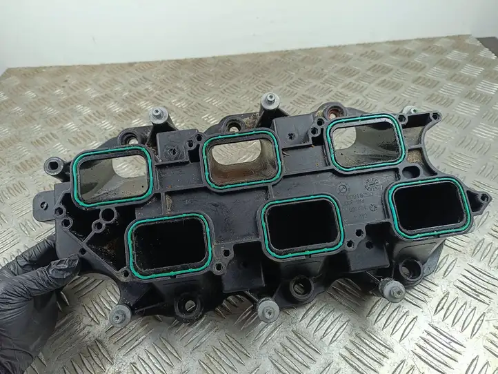 Jeep Grand Cherokee WL (2021 - ) TWL1161A0189 Прочие детали моторного отсека — фото 1