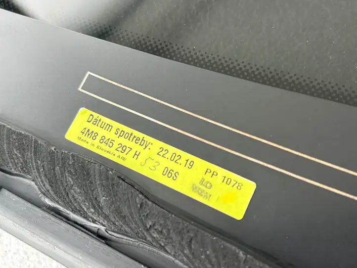 Audi Q8 (2018 - ) 4M8845297H Заднее боковое стекло — фото 5