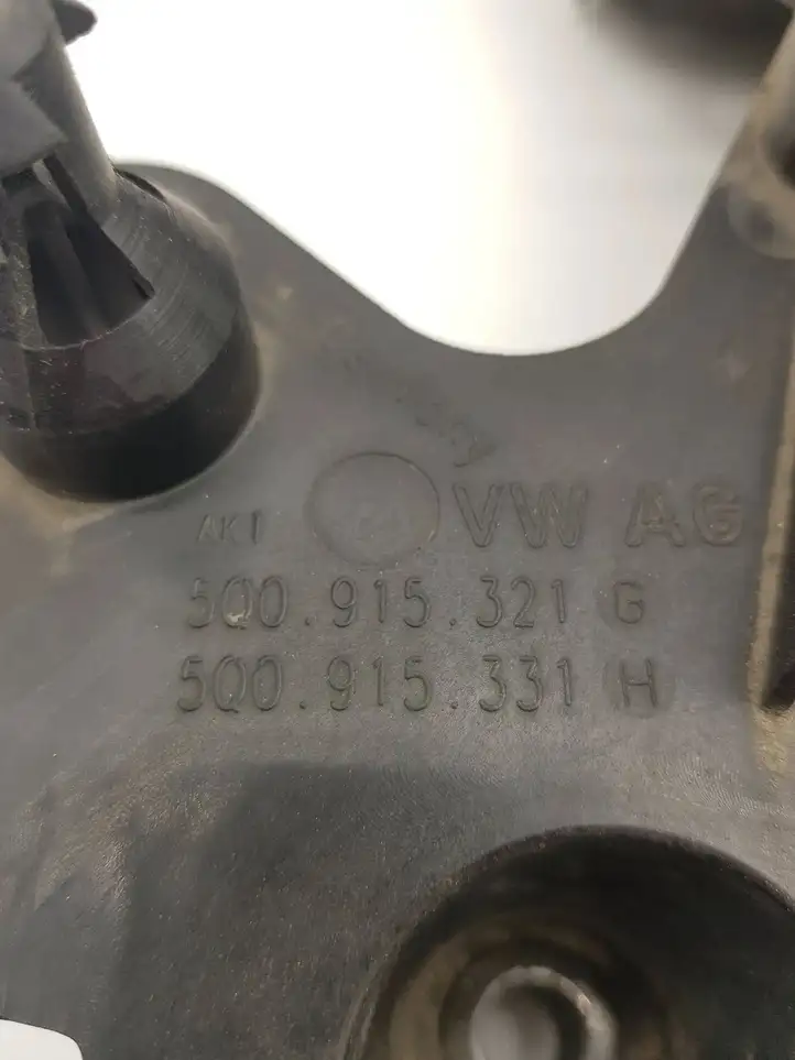 Audi A3/S3 8V (2012 - 2016) 5Q0915331H Площадка аккумулятора — фото 3