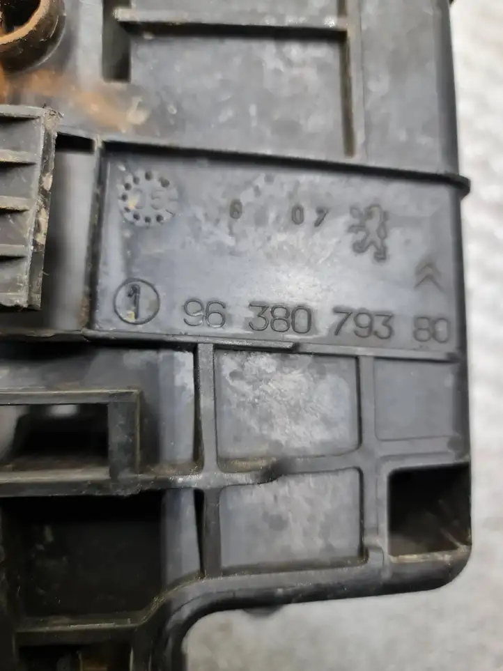 Citroen C3 (2002 - 2009) 9638079380 Ящик аккумулятора — фото 8