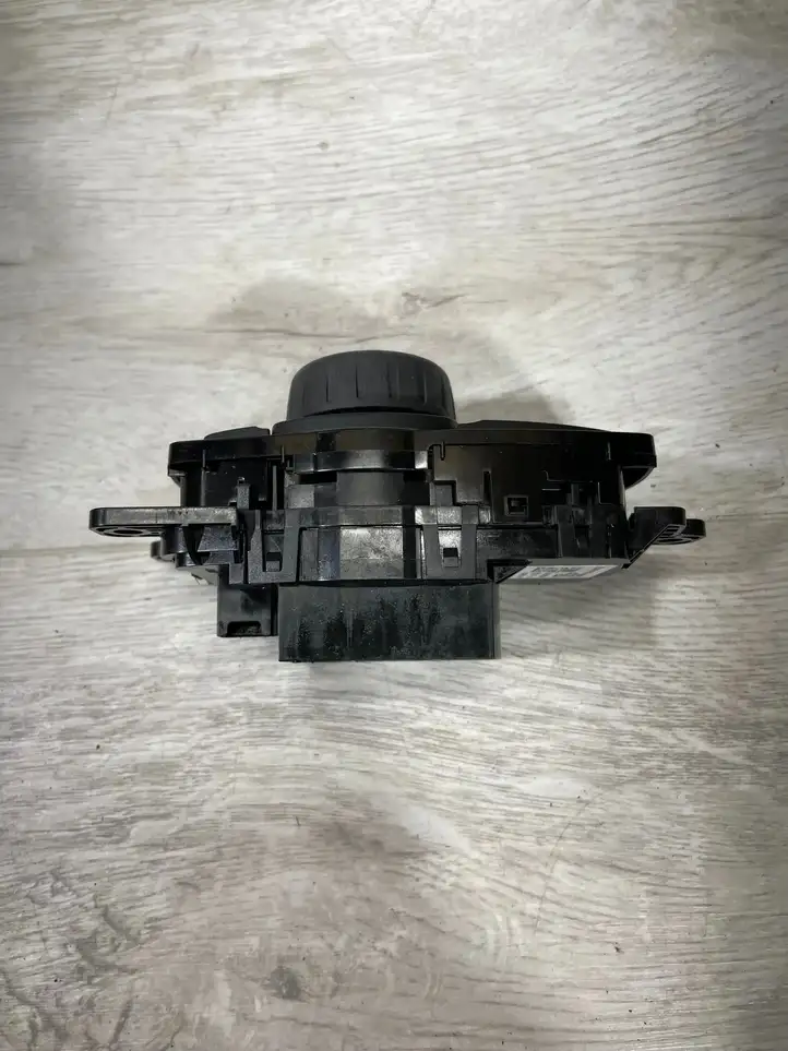 BMW 3 F30 F35 F31 (2012 - 2018) 938167802 Контроллер мультимедийной системы — фото 4