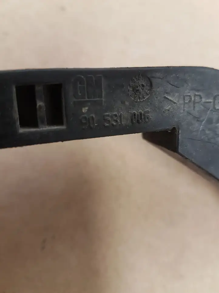 Opel Astra (1998 - 2004)  90531006 Другая деталь отсека двигателя