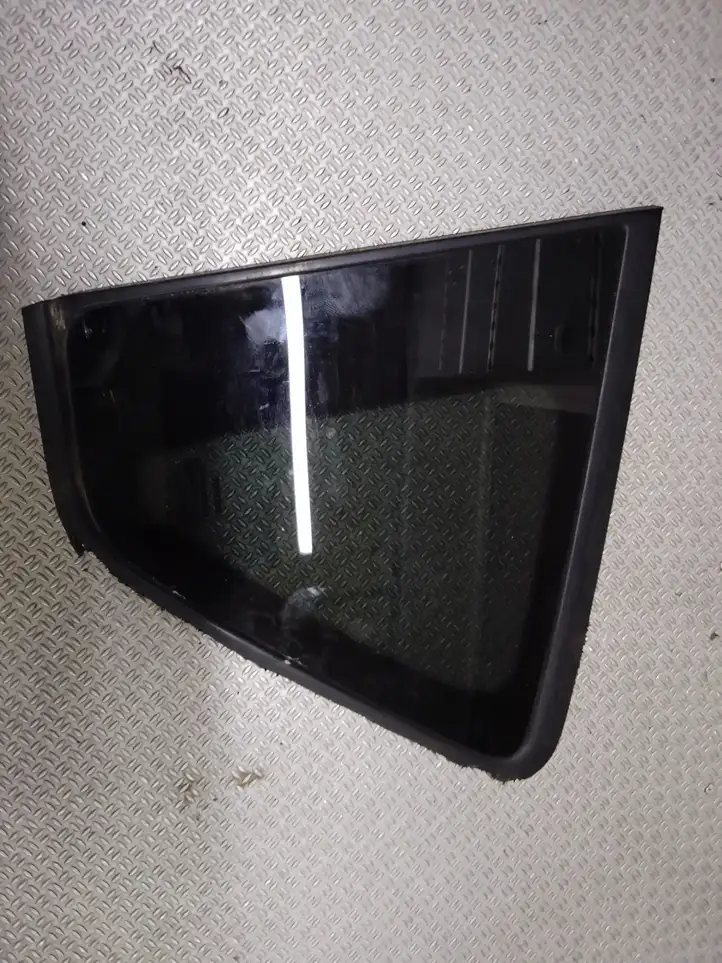 Toyota Corolla Verso AR10 (2004 - 2009) Заднее боковое стекло — фото 1