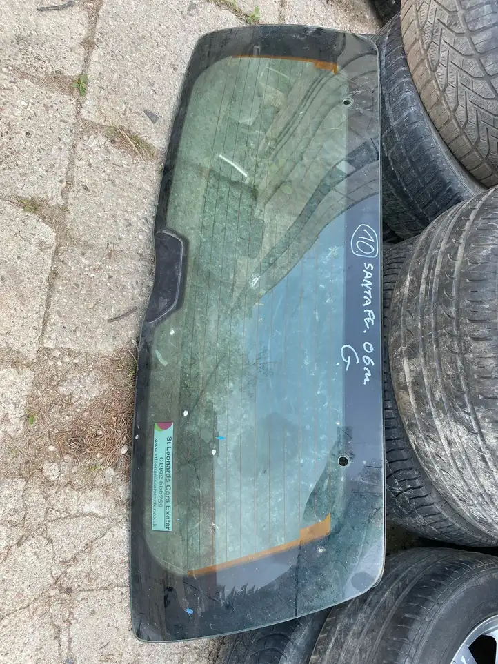 Hyundai Santa Fe (2005 - 2009) Открывающееся стекло крышки багажника — фото 1