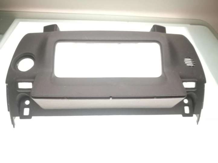 68246EB30C Nissan Navara Panelės apdailos skydas (centrinis)