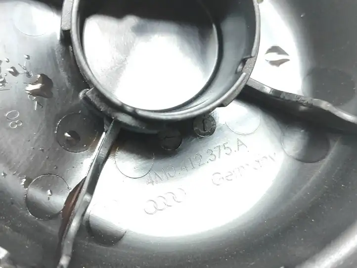 Audi A4 (2019 - )  4M0412375A Другая деталь отсека двигателя