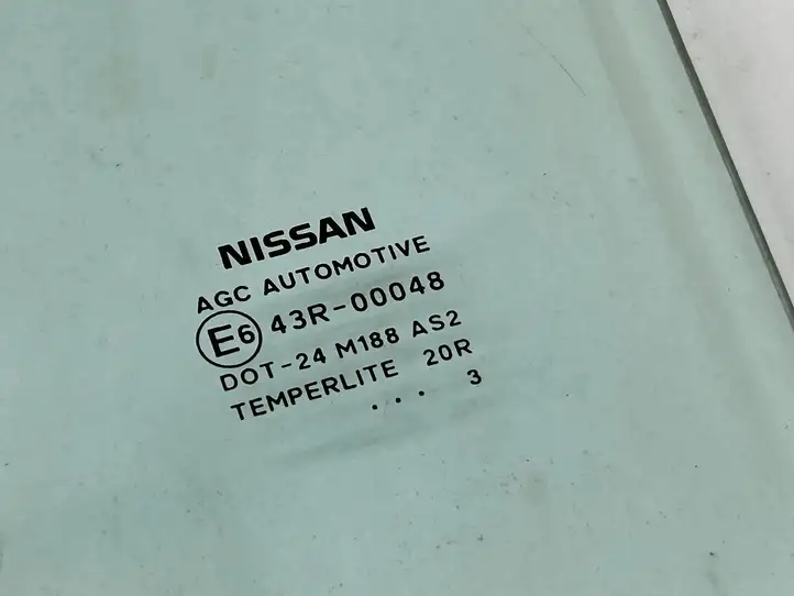 Nissan Qashqai (2010 - 2013) Стекло задней двери — фото 2