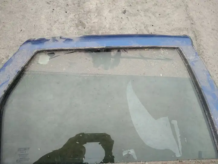 Fiat Punto (188) (1999 - 2010) Стекло задней двери — фото 2