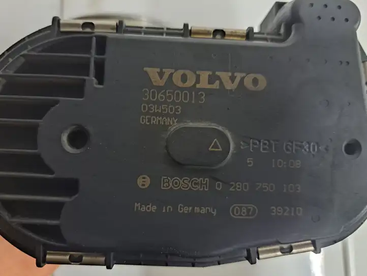 Volvo XC70 (2004 - 2007) 0280750103 Дроссельная заслонка — фото 2
