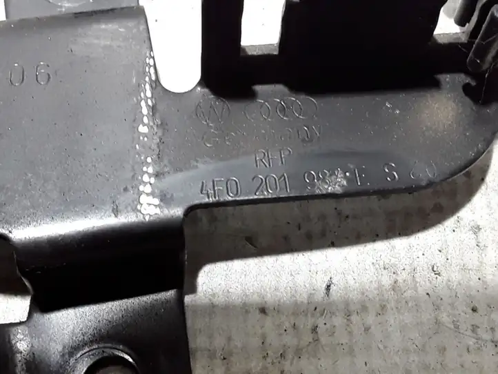 Audi A6 S6 C6 4F (2004 - 2008) 4F0201987E Кронштейн топливного фильтра — фото 2