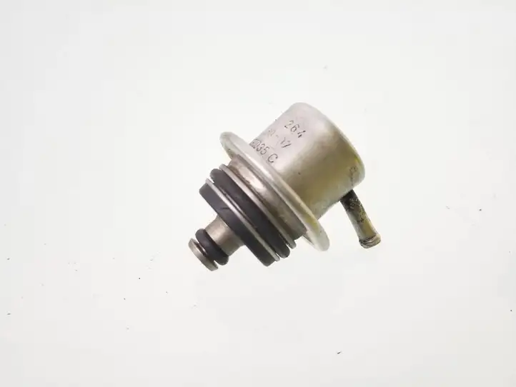 Volkswagen Golf IV (1998 - 2005) 037133035C Регулятор давления топлива — фото 1