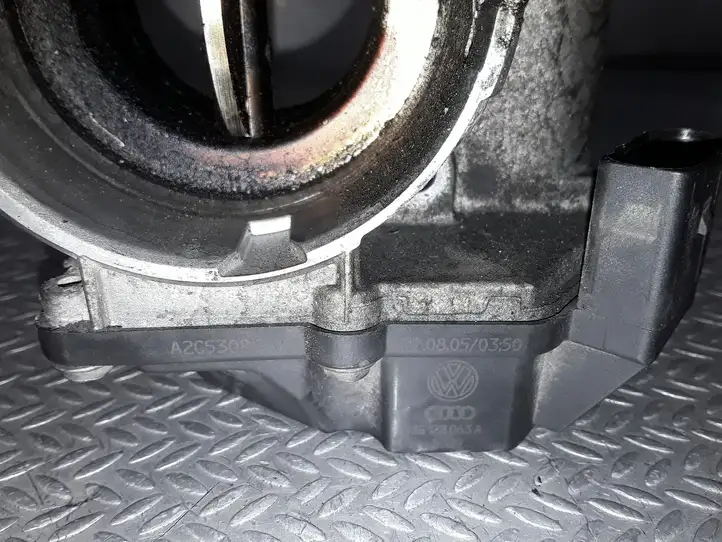 Volkswagen PASSAT B6 (2005 - 2010) 03G128063A Дроссельная заслонка — фото 3