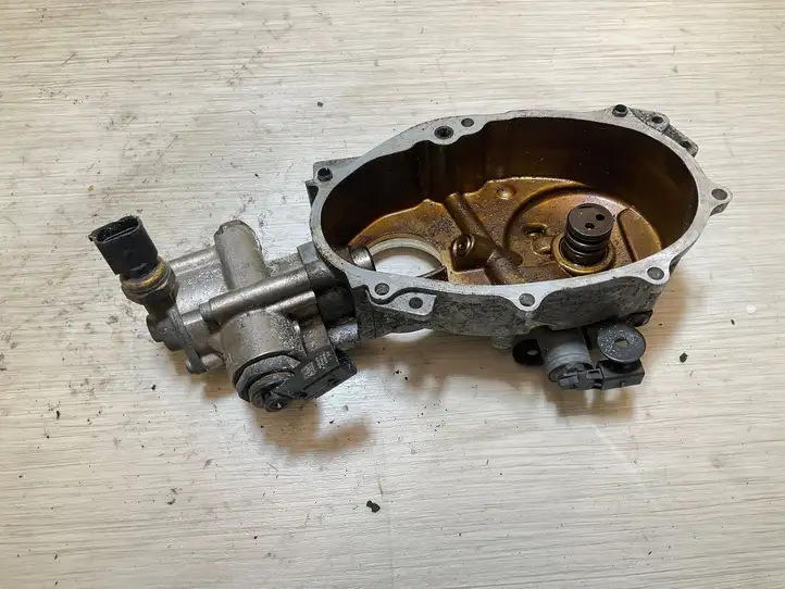 Audi A4 S4 B6 8E 8H (2000 - 2006) 06F127025F Топливный насос — фото 1