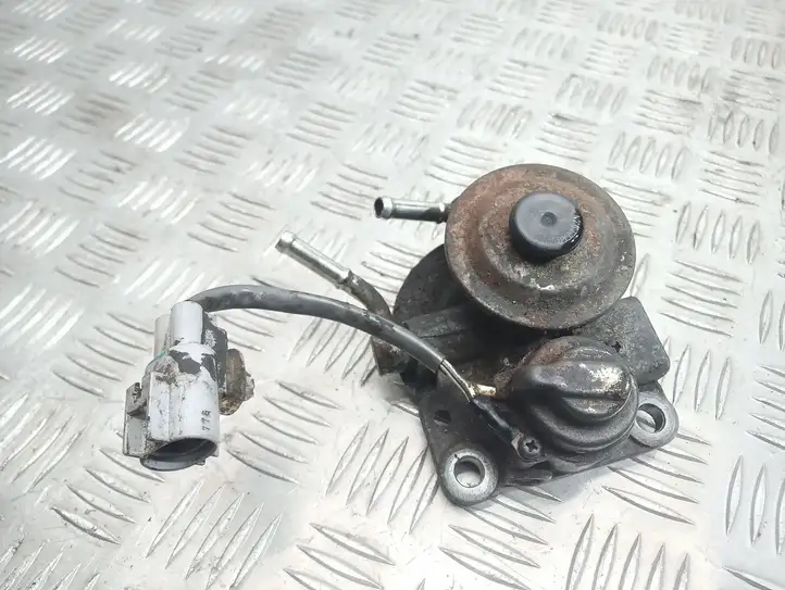 Subaru Forester SH (2008 - 2013) 42072AG020 Кронштейн топливного фильтра — фото 1