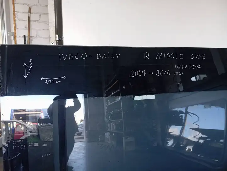 Iveco Daily Daily 35.8 - 9 (1998 - 2014) Заднее боковое стекло — фото 2