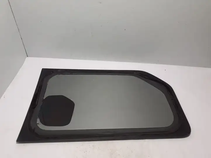 Opel Vivaro (2014 - 2018) 833411202R Заднее боковое стекло — фото 2