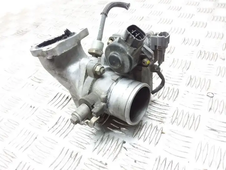 Toyota Corolla E120 E130 (2000 - 2004) 8967221020 Дроссельная заслонка — фото 1