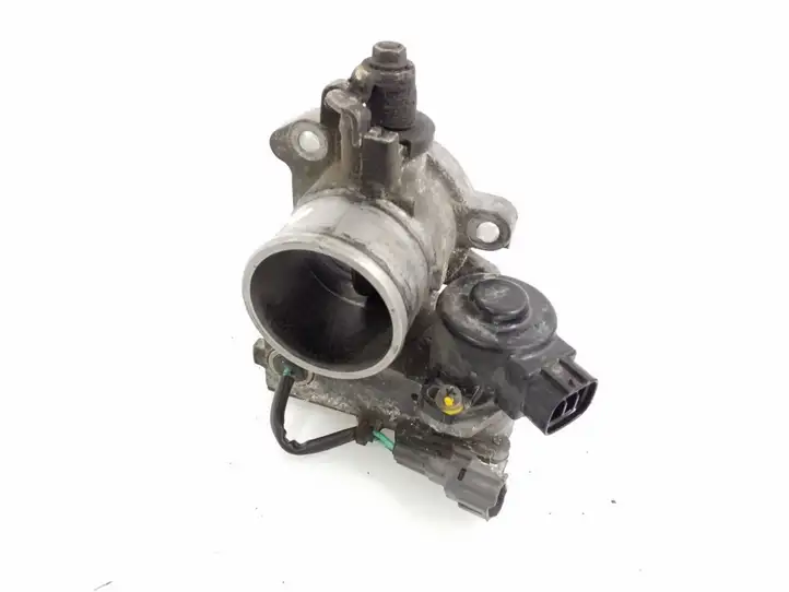 Toyota Avensis Verso (2001 - 2004) 8967221020 Дроссельная заслонка — фото 1