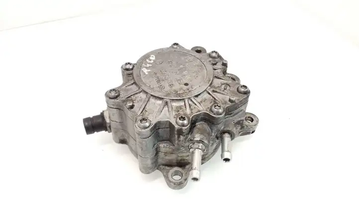 Audi A3/S3 8L (2000 - 2003) 03G145209 Топливный насос — фото 1