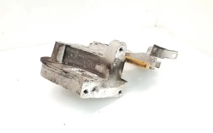 Suzuki Grand Vitara II (2005 - 2008) 8200240204 Кронштейн двигателя — фото 3