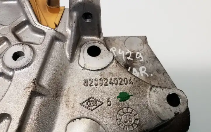 Suzuki Grand Vitara II (2005 - 2008) 8200240204 Кронштейн двигателя — фото 6
