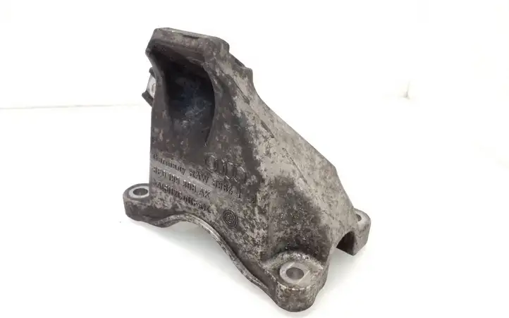 Audi A4 S4 B7 8E 8H (2004 - 2009) 8E0199308AK Кронштейн двигателя — фото 1