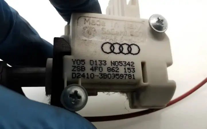 Audi A6 S6 C6 4F (2004 - 2008) 4F0862153 Привод замка крышки топливного бака — фото 4