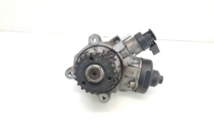 Skoda Octavia Mk3 (5E) (2013 - 2019) 04L130755D Топливный насос — фото 1