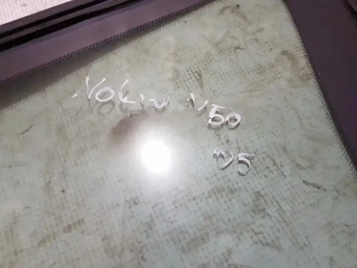 Volvo V50 (2004 - 2008) Заднее боковое стекло — фото 3