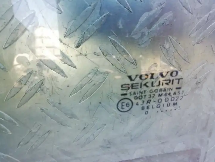 Volvo S40, V40 (2000 - 2004) Стекло задней двери — фото 2