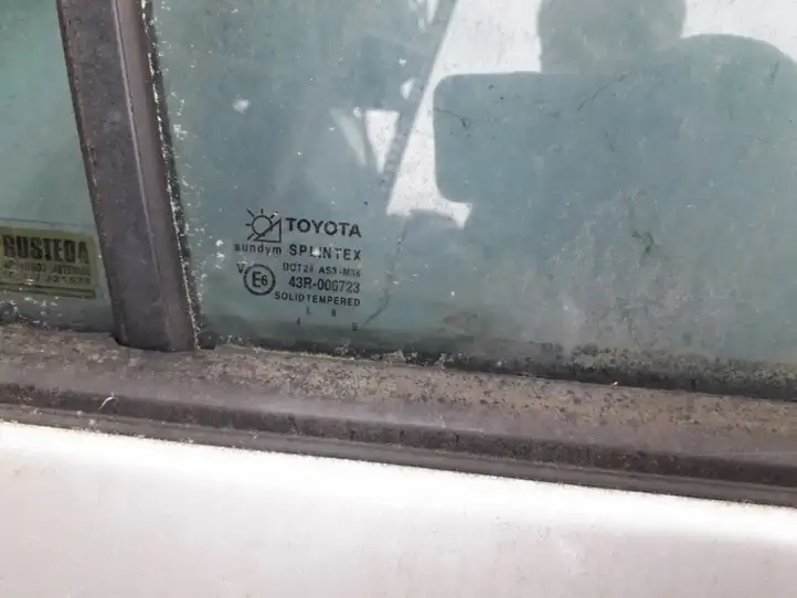 Toyota Avensis T220 (2000 - 2003) Стекло задней двери — фото 2