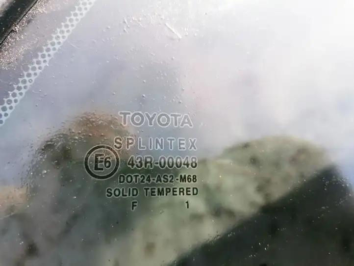 Toyota Avensis T220 (2000 - 2003) Заднее боковое стекло — фото 2
