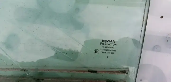 Nissan Almera N16 (2000 - 2010) Стекло задней двери — фото 2