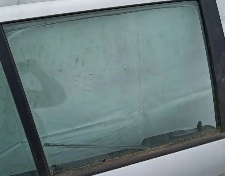 Opel Zafira A (1999 - 2003) Pilka Стекло задней двери — фото 3